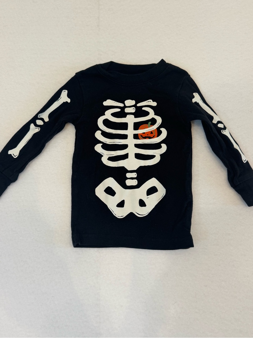 Old Navy Black Long-Sleeve Kids Skeleton Tee with Orange Pumpkin. 12M